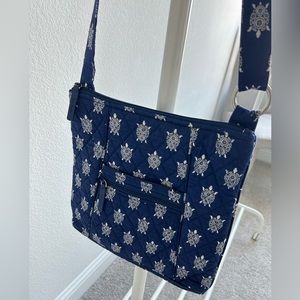 “RARE” VERA BRADLEY MARINE SEA TURTLE NAVY BLUE HIPSTER CROSSBODY PURSE/BAG